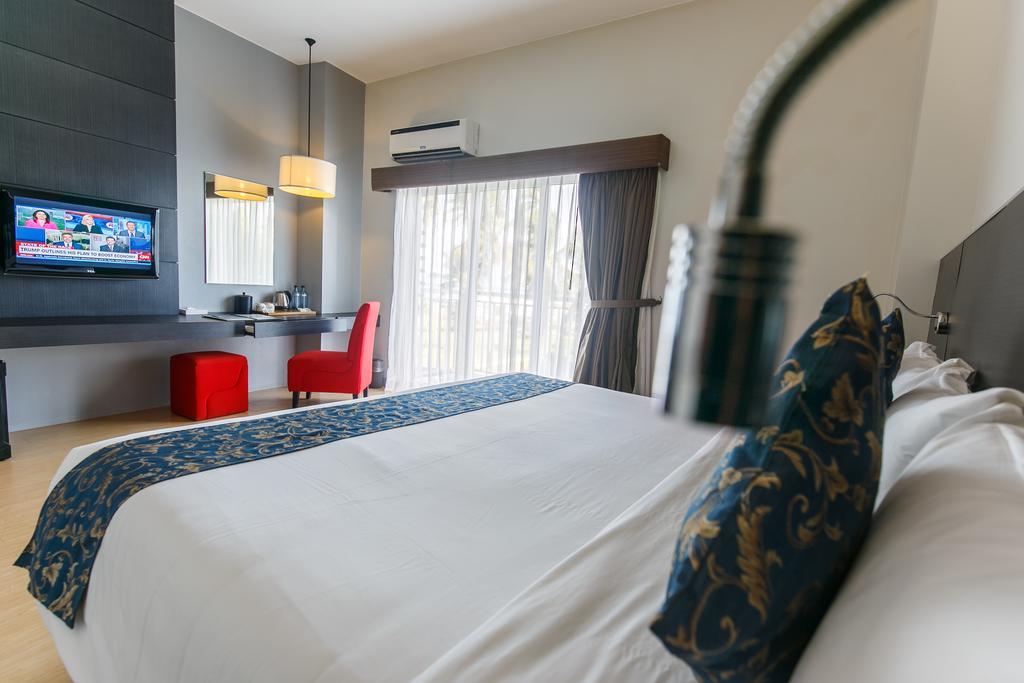 Solea Seaview Resort Lapu-Lapu City Esterno foto