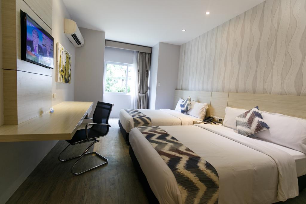 Solea Seaview Resort Lapu-Lapu City Esterno foto